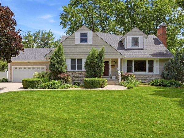 7109 Heatherton Trail, Edina, MN 55435
