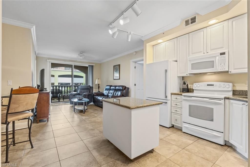 2825 Palm Beach Blvd , Unit 203, Fort Myers, FL 33916 Photo