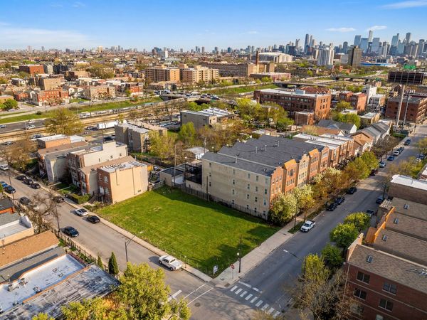 2452 W Harrison Street , Chicago, IL 60612