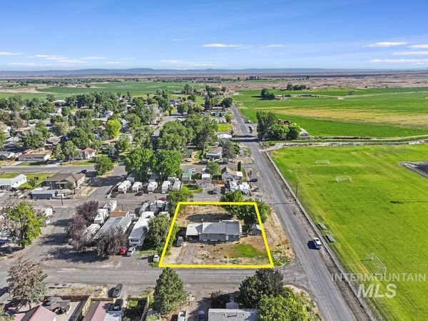 646 2nd Ave E, Wendell, ID 83355