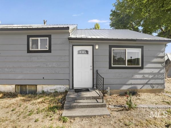 646 2nd Ave E, Wendell, ID 83355