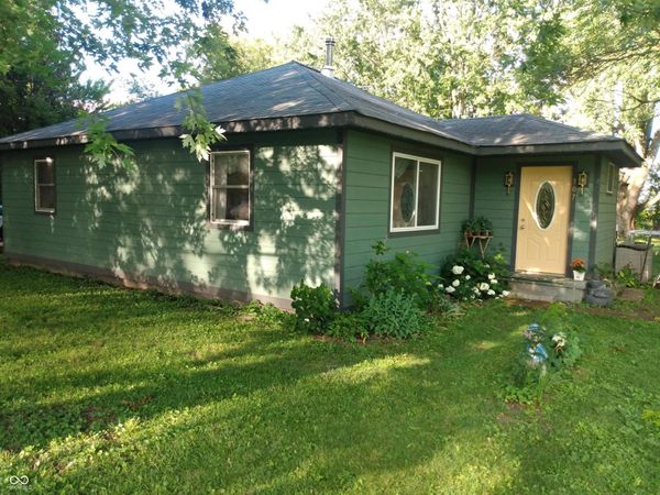 307 N Pike Street, Kempton, IN 46049