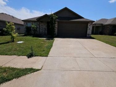 1928 Alanbrook Drive , Fort Worth, TX 76140