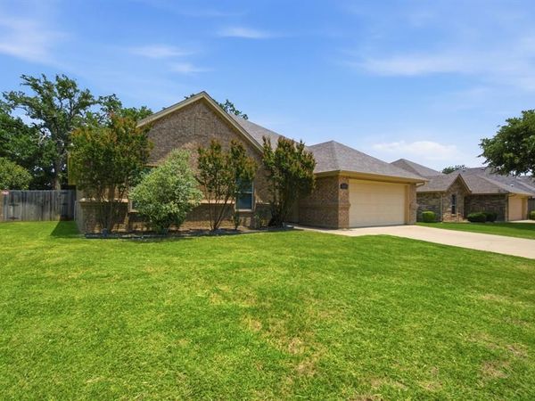 2013 Lindentree Drive, Weatherford, TX 76086