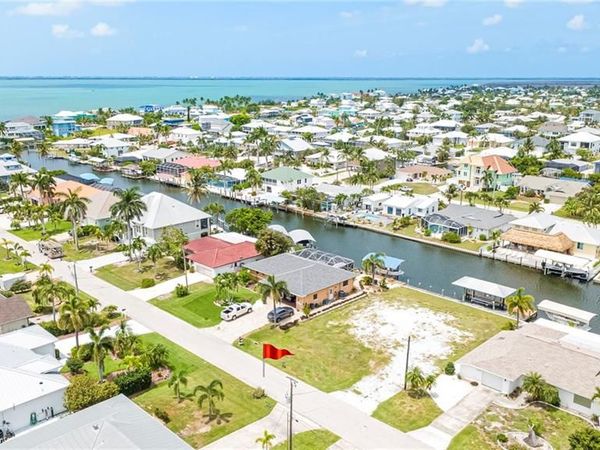 2469 Cherimoya LN , OTHER, FL 33956