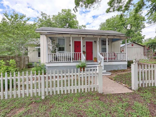 307 W Market ST, Fayetteville, TX 78940