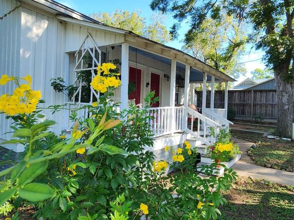 307 W Market ST, Fayetteville, TX 78940