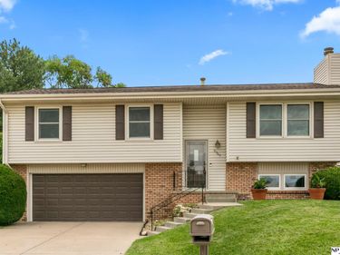 9340 Pratt Circle, Omaha, NE 68134