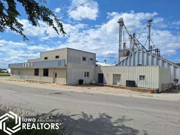 620 W 3Rd Street, Carroll, IA 51401
