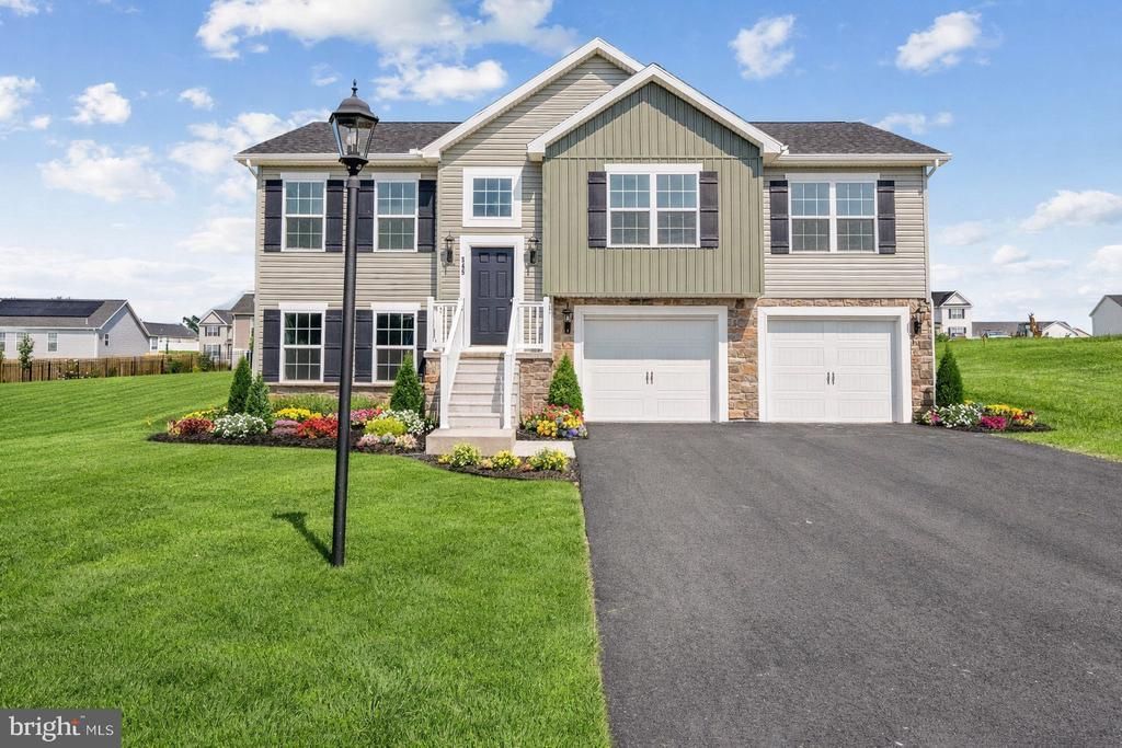 2673 Victorian Drive , Unit 64, Dover, PA 17315 Main Photo