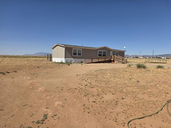 147 Manzano View Road , Los Lunas, NM 87031