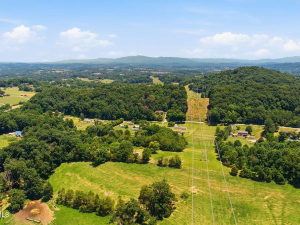 381 Possum Hollow Road, Johnson City, TN 37615