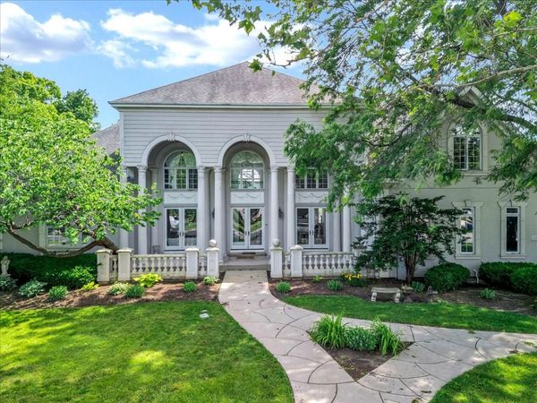 4206 Royal Fox Drive, St. Charles, IL 60174