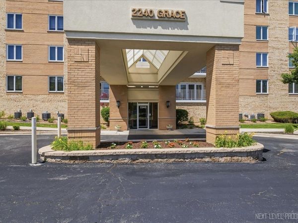 Unit 305, Lombard, IL 60148