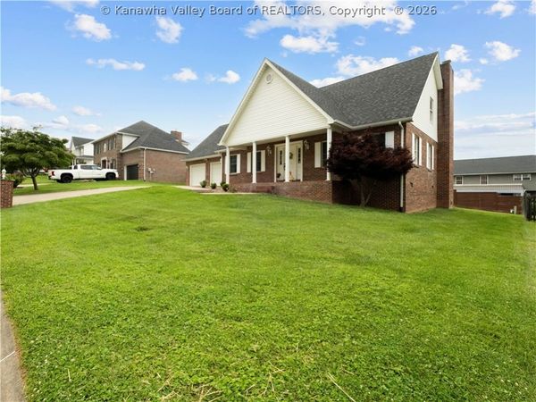 71 Shannon Drive, Hurricane, WV 25526