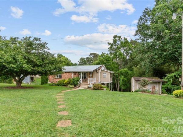 140 Locust Grove Road , Weaverville, NC 28787