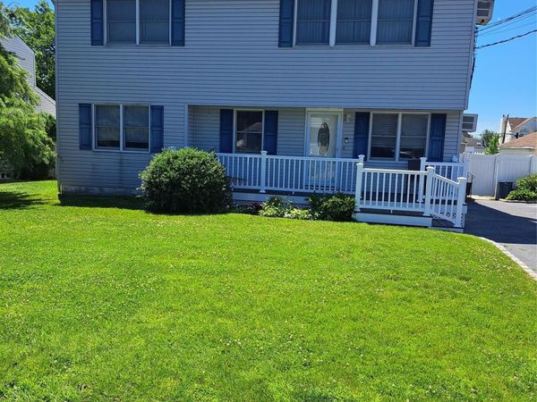546 17th Street , West Babylon, NY 11704