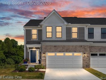 5318 Trail Vista Drive, West Bloomfield Twp, MI 48323