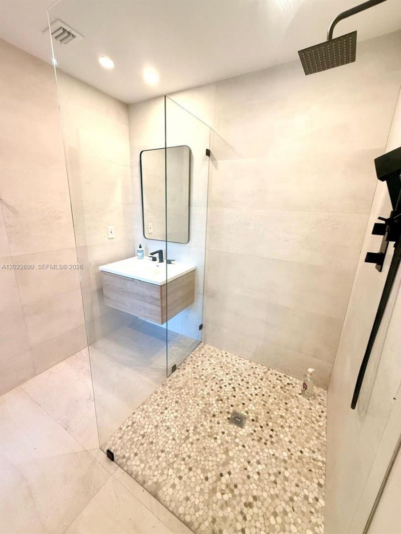 8300 Hawthorne Ave , Miami Beach, FL 33141 Photo