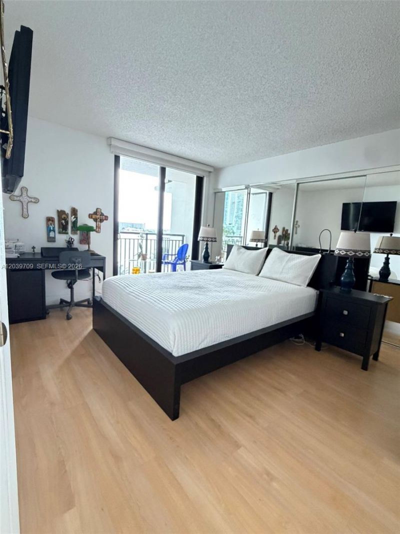 540 Brickell Key Dr , Unit 828, Miami, FL 33131 Photo