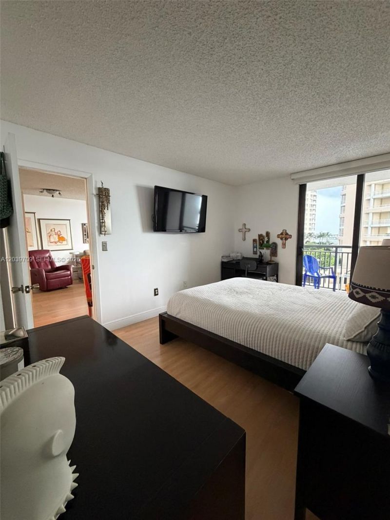 540 Brickell Key Dr , Unit 828, Miami, FL 33131 Photo