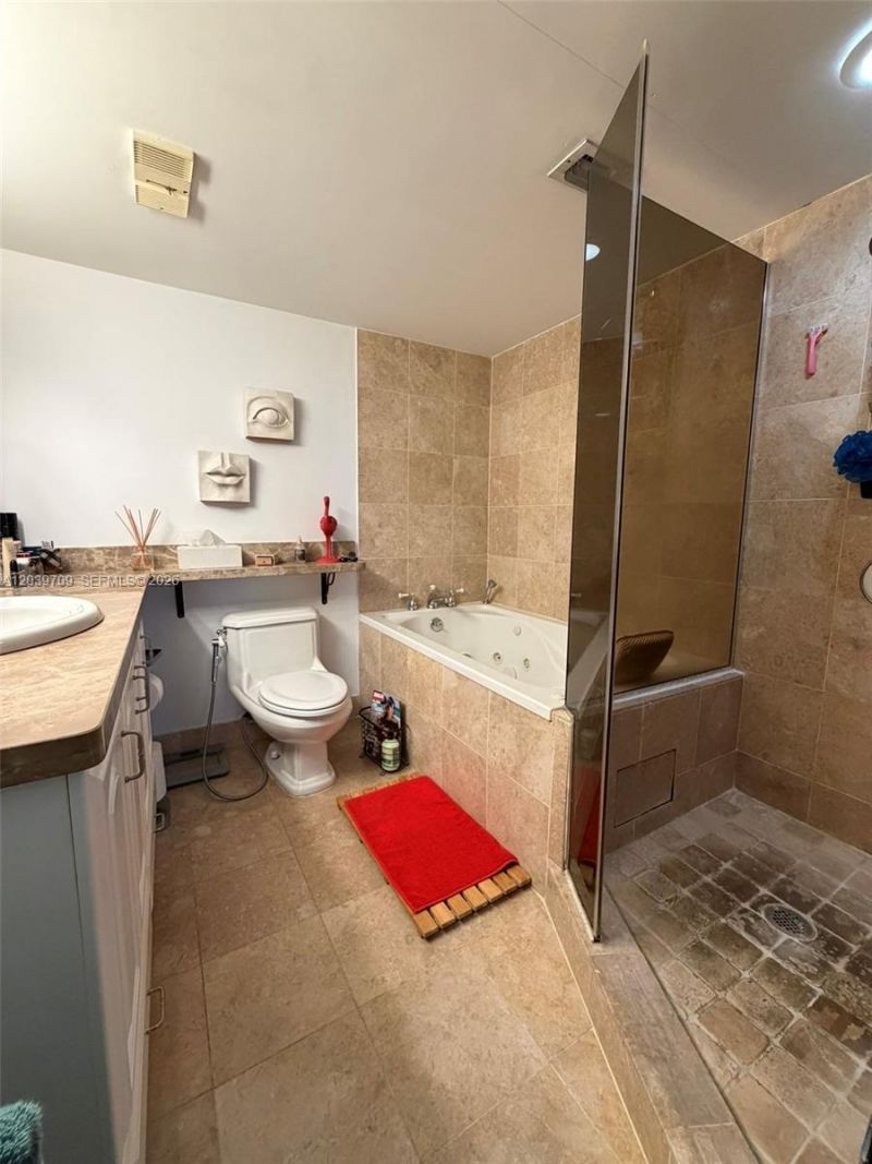 540 Brickell Key Dr , Unit 828, Miami, FL 33131 Photo
