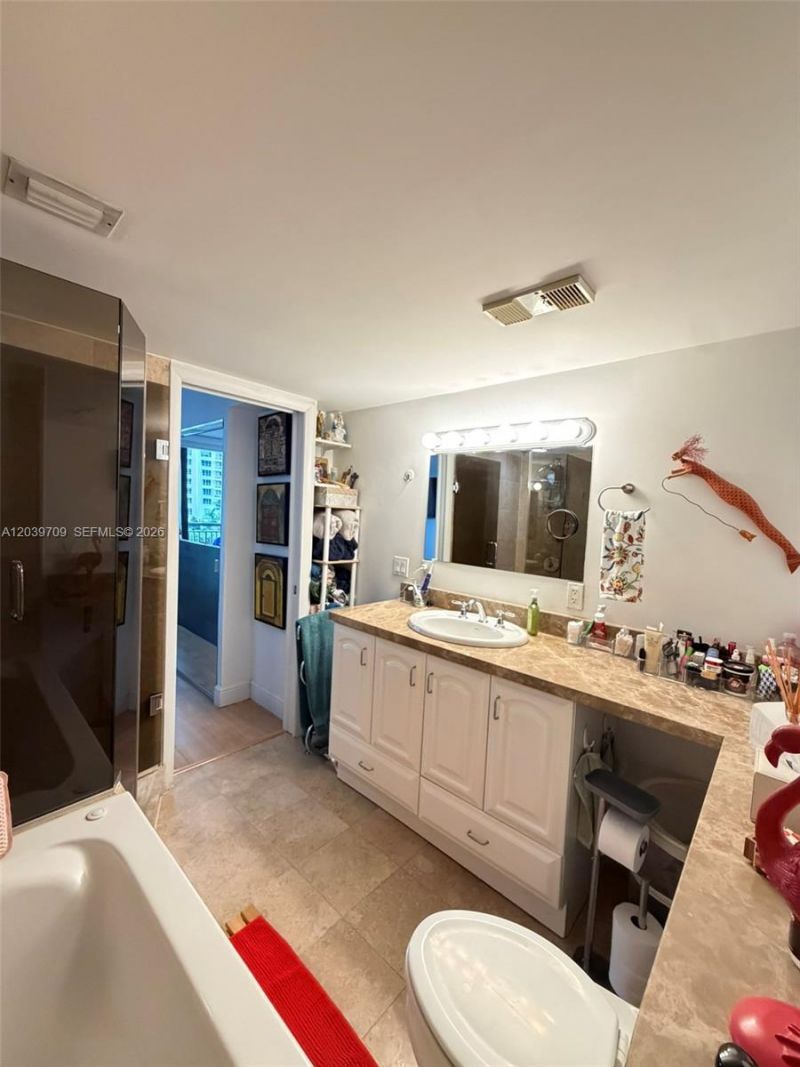 540 Brickell Key Dr , Unit 828, Miami, FL 33131 Photo