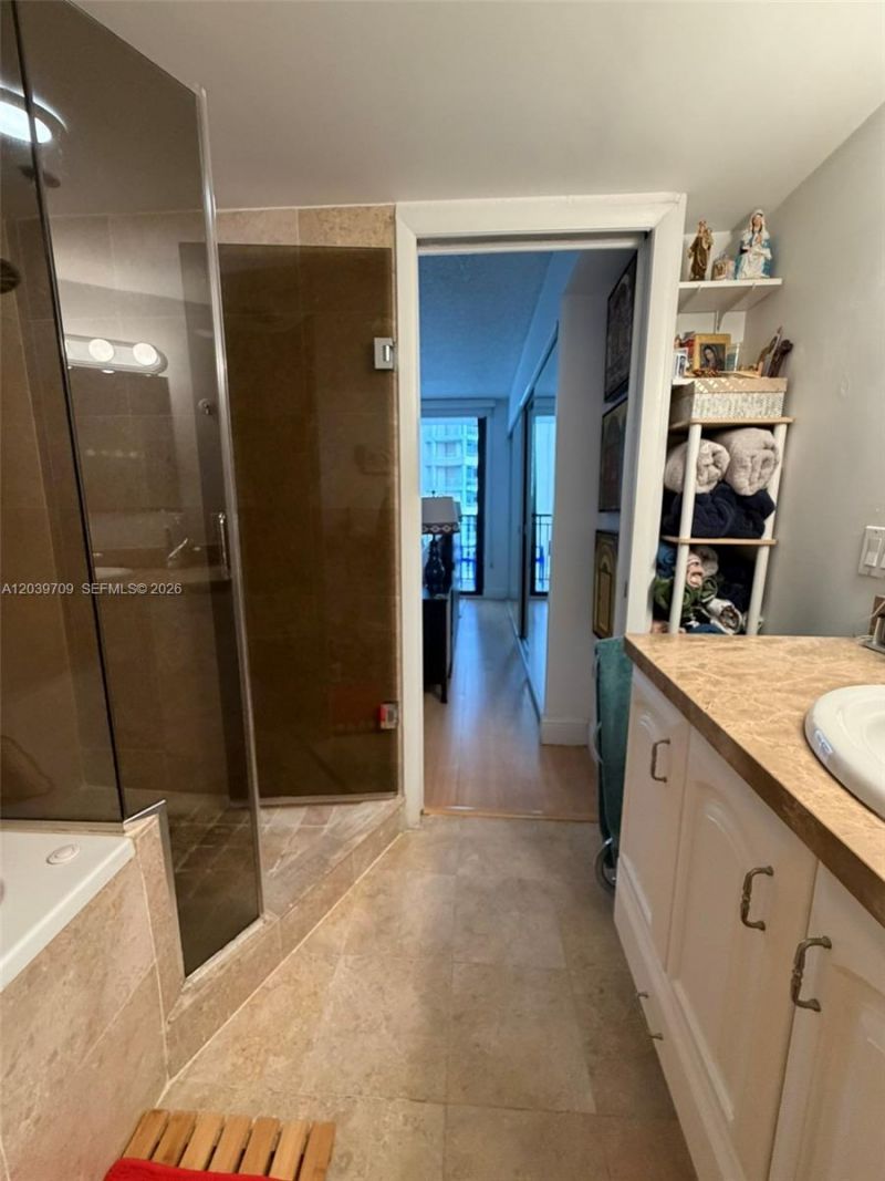 540 Brickell Key Dr , Unit 828, Miami, FL 33131 Photo