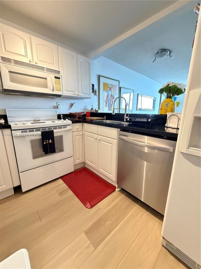 540 Brickell Key Dr , Unit 828, Miami, FL 33131 Photo