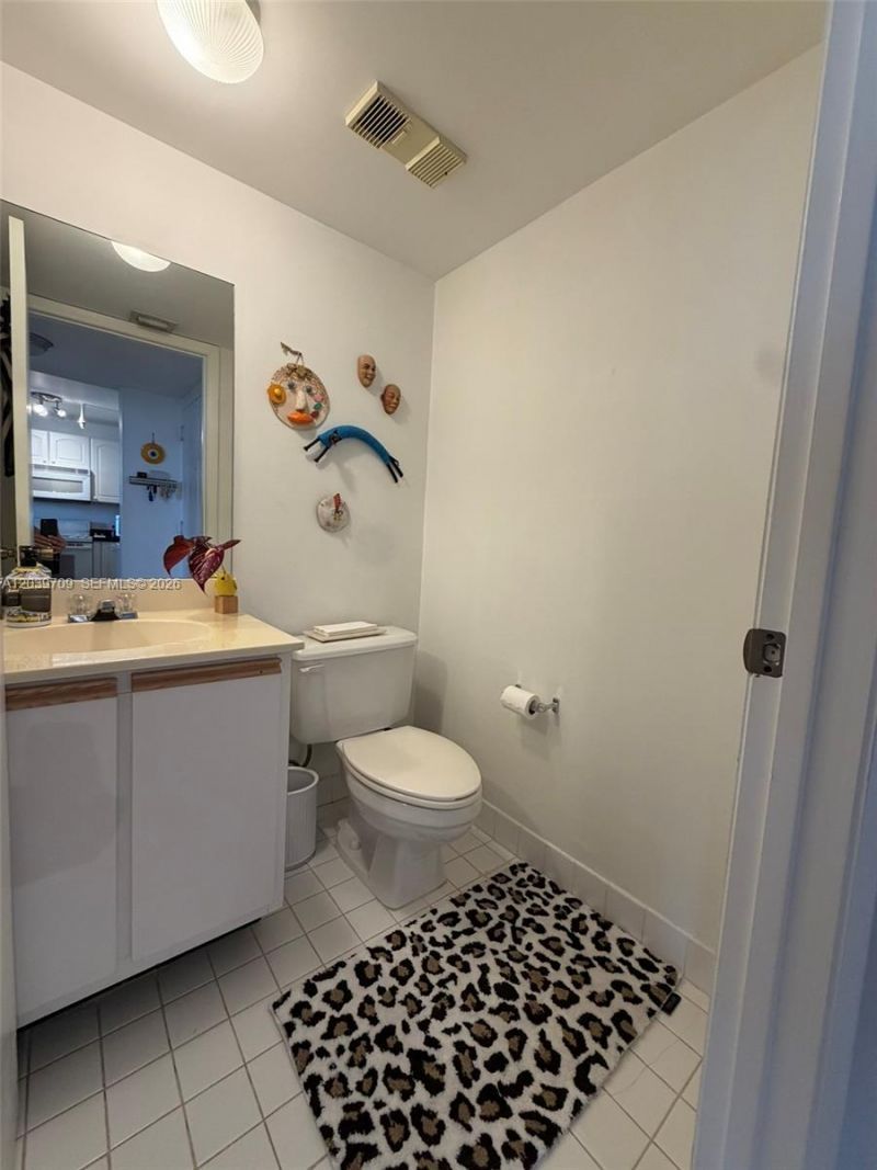 540 Brickell Key Dr , Unit 828, Miami, FL 33131 Photo