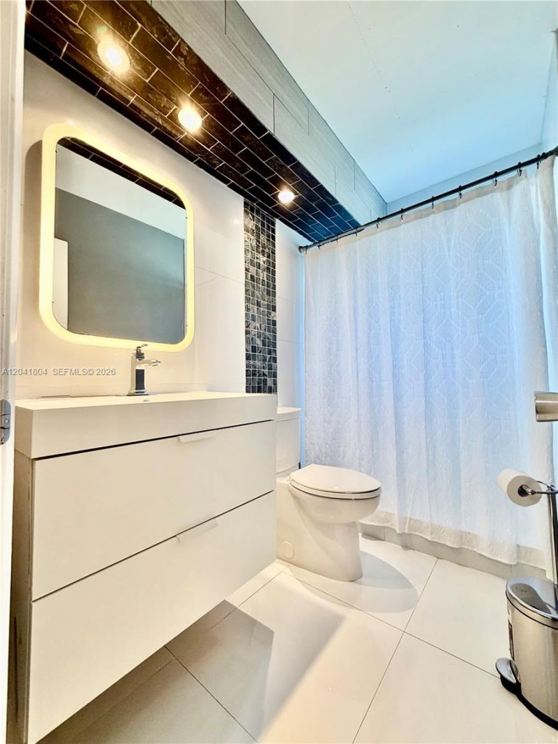 3200 N Palm Aire Dr , Unit 710, Pompano Beach, FL 33069 Photo