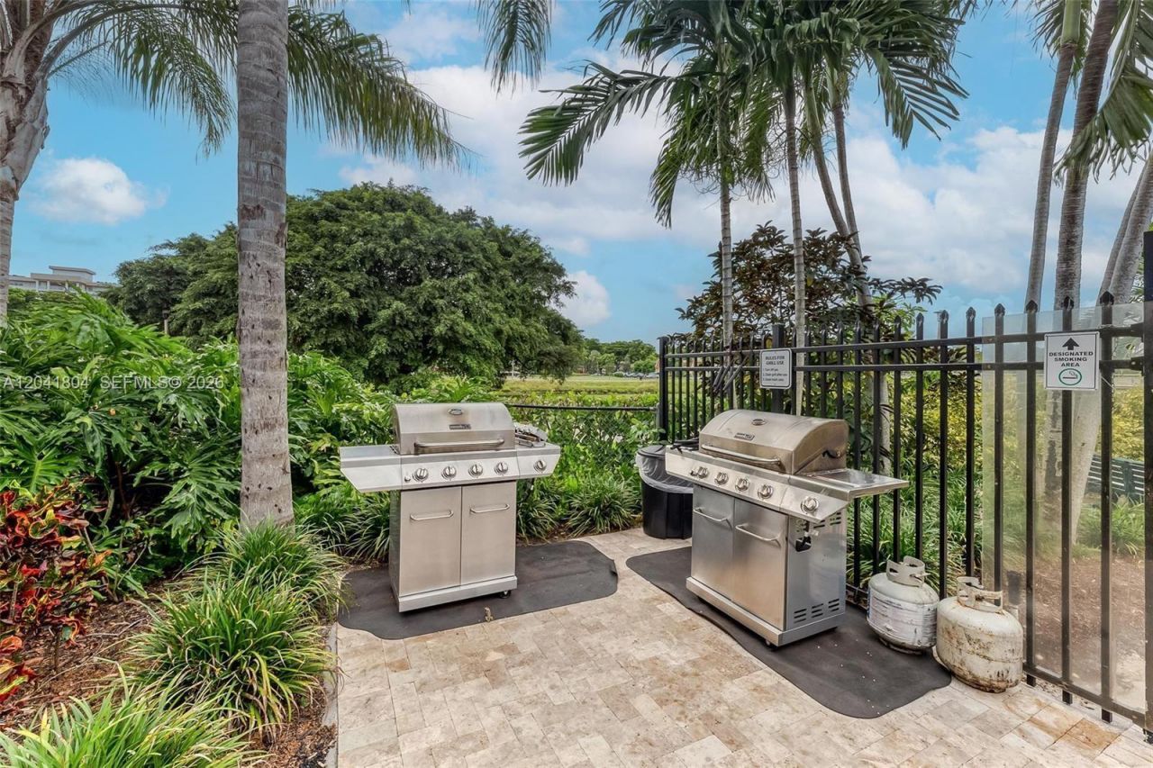 3200 N Palm Aire Dr , Unit 710, Pompano Beach, FL 33069 Photo