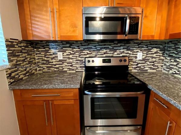 9280 FONTAINEBLEAU BL , Unit 103, Miami, FL 33172