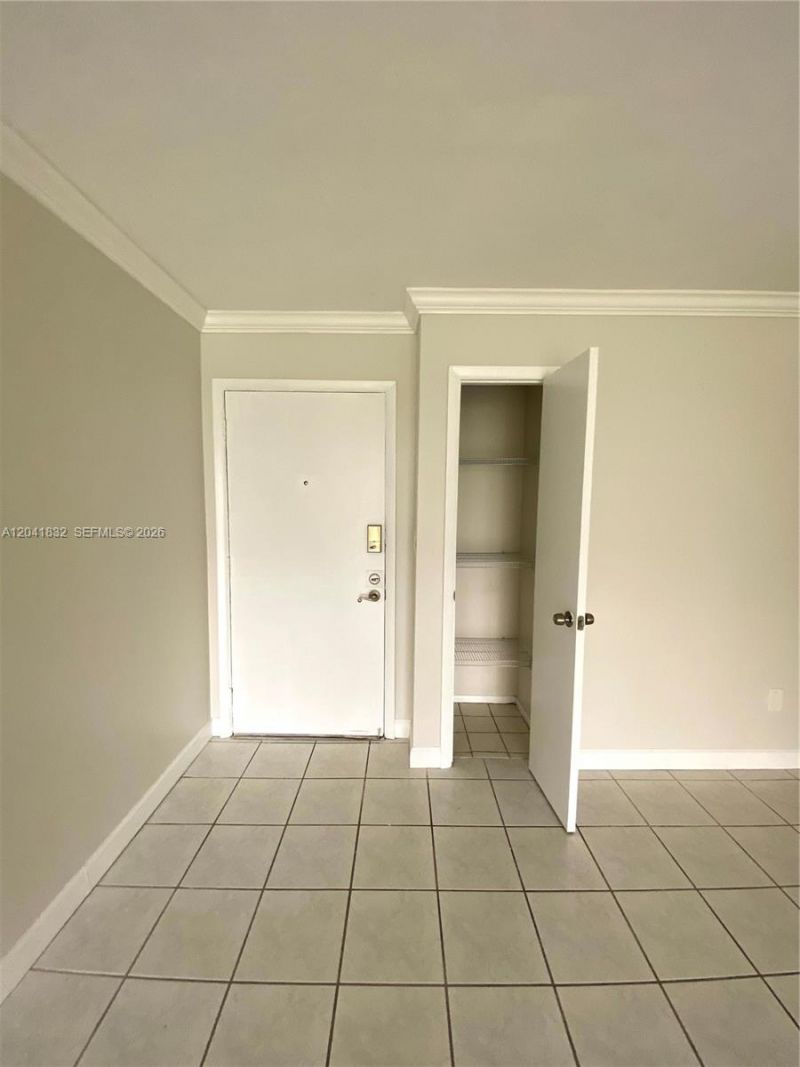 9280 Fontainebleau Bl, Unit 103, Miami, FL 33172 Photo
