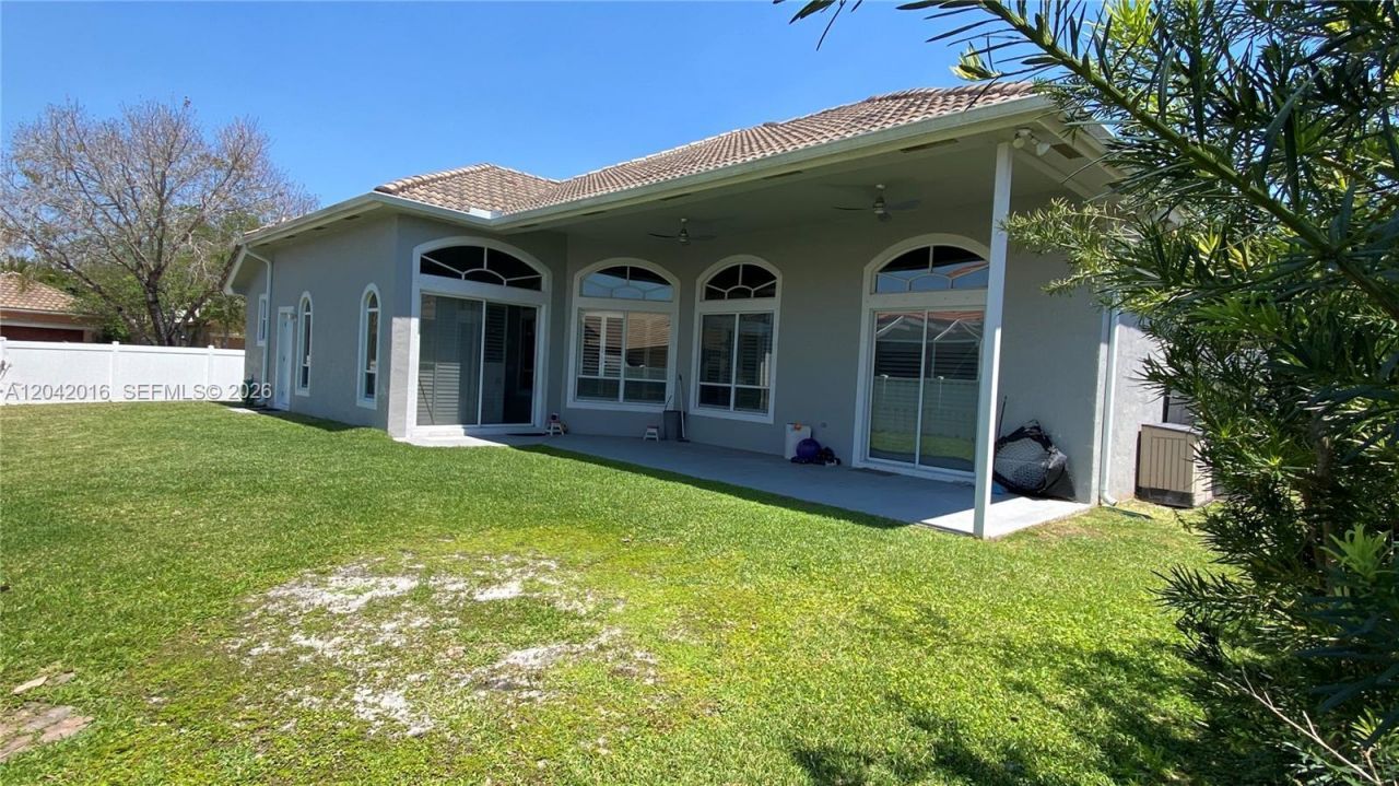 2172 NW 139th Ter, Pembroke Pines, FL 33028 Photo