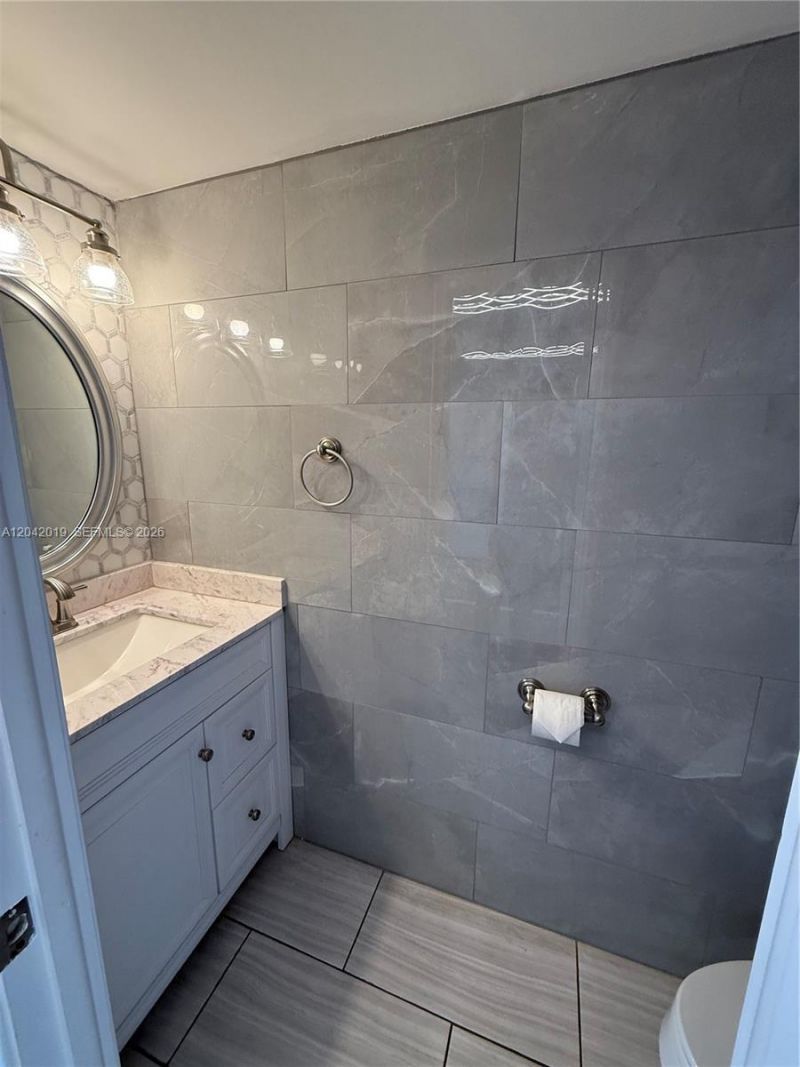 2606 NE 10 St , Unit 2606, Hallandale Beach, FL 33009 Photo
