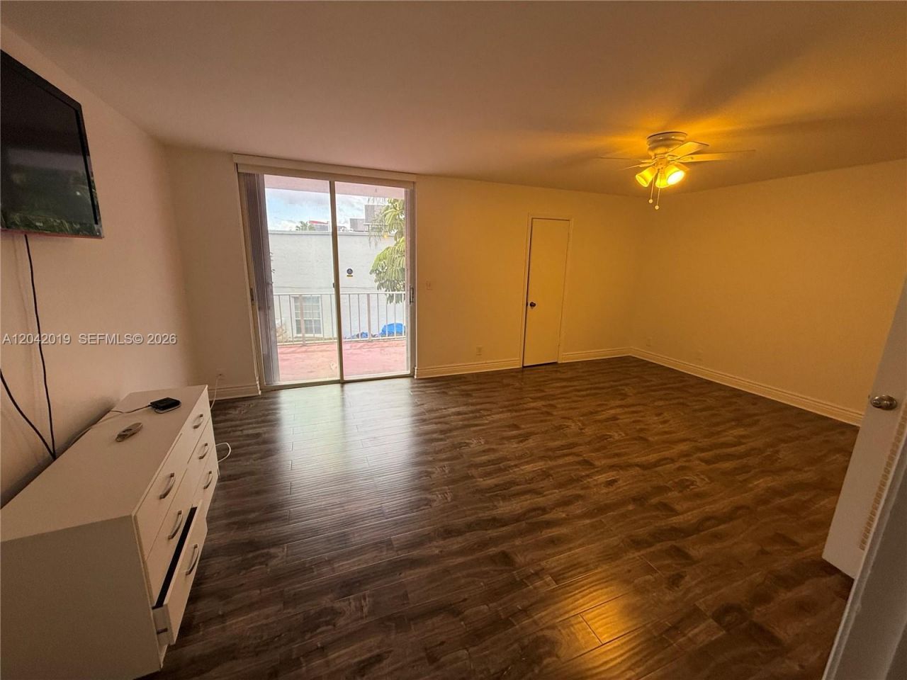 2606 NE 10 St , Unit 2606, Hallandale Beach, FL 33009 Photo