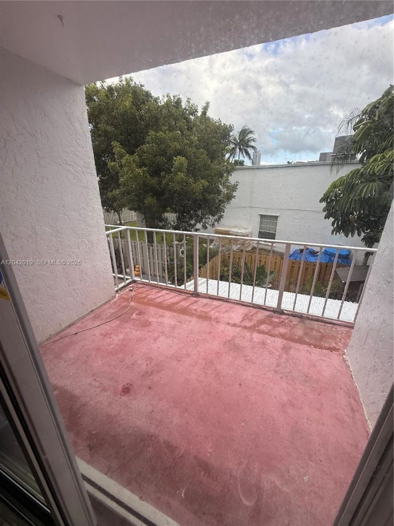 2606 NE 10 St , Unit 2606, Hallandale Beach, FL 33009 Photo