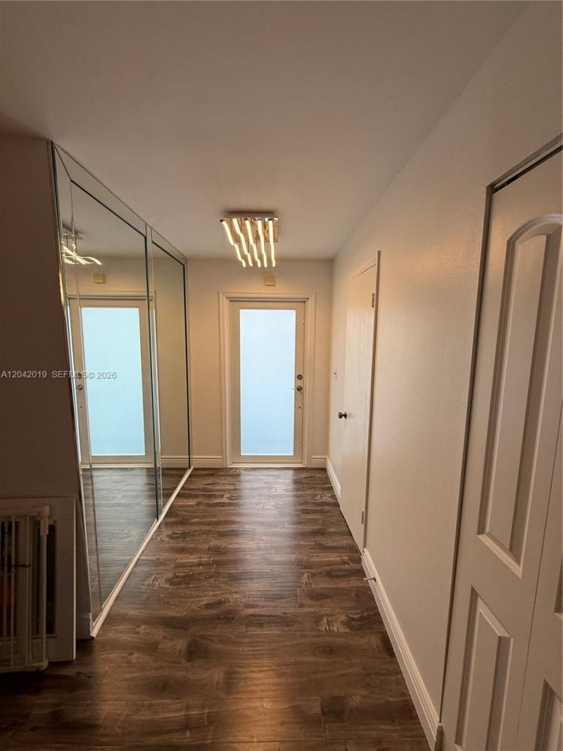 2606 NE 10 St , Unit 2606, Hallandale Beach, FL 33009 Photo
