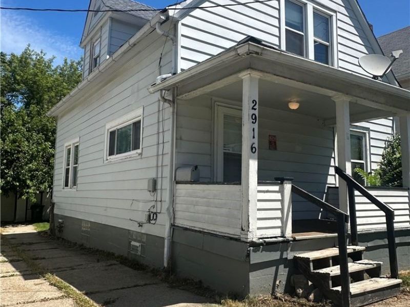 2916 Searsdale Avenue, Cleveland, OH 44109 Photo 2