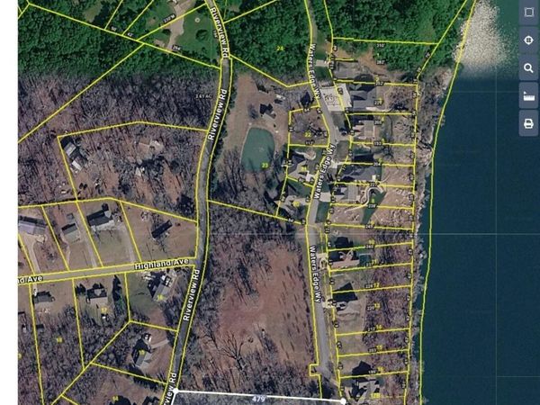 2417 Riverview Rd , Lenoir City, TN 37771