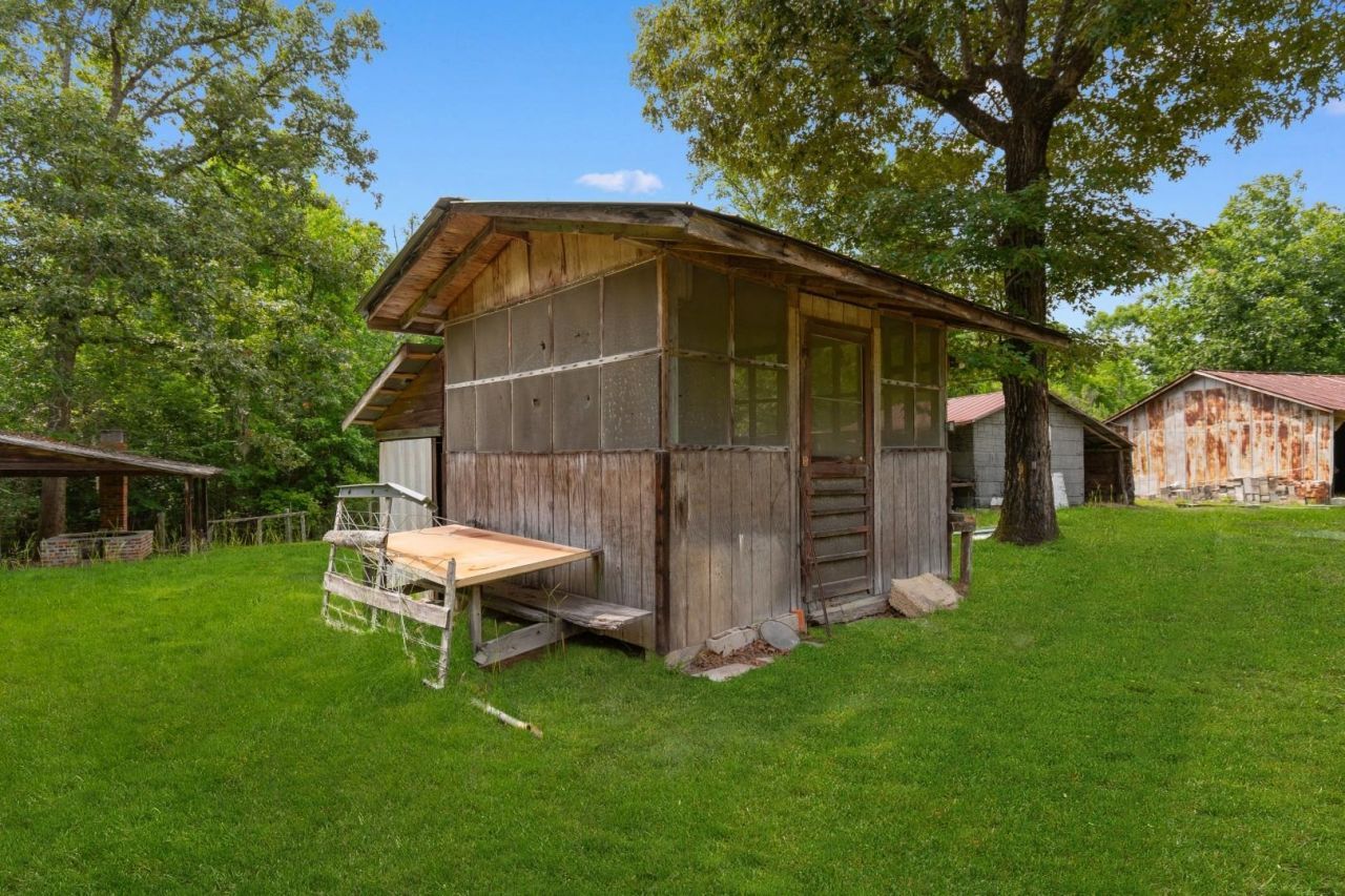 150 Landmark Rd.  Photo 9
