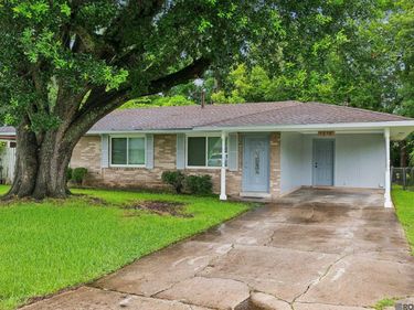 1216 S Stacy Ave, Gonzales, LA 70737
