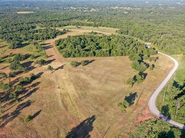 Royal Oak Drive, Arcadia, OK 73007