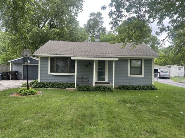 37 S Heather Drive , Crystal Lake, IL 60014