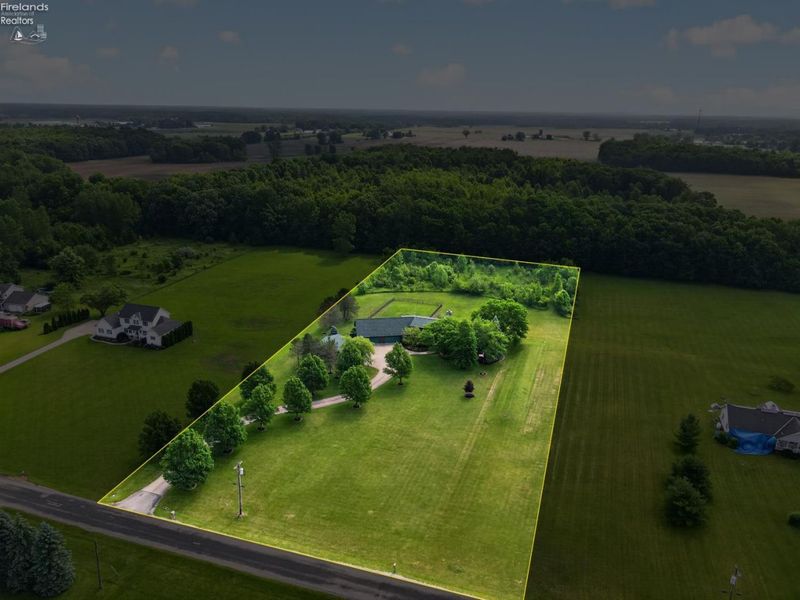 16727 Pitts Road, Wellington, OH 44090 Photo 2