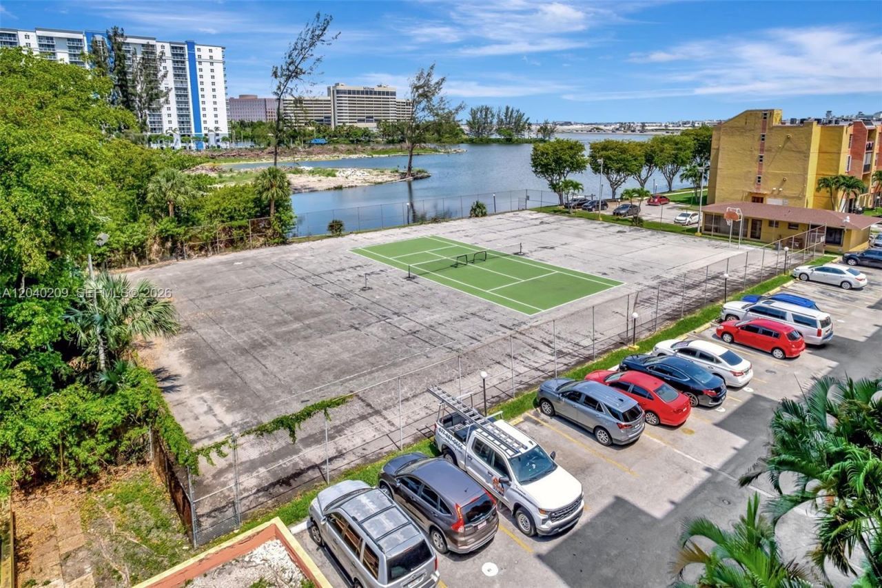 4717 NW 7th St, Unit 803-10, Miami, FL 33126 Photo