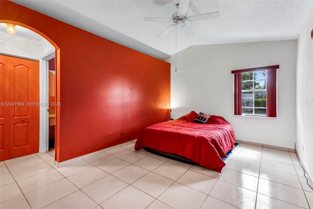 220 NW 207th Way , Pembroke Pines, FL 33029 Photo