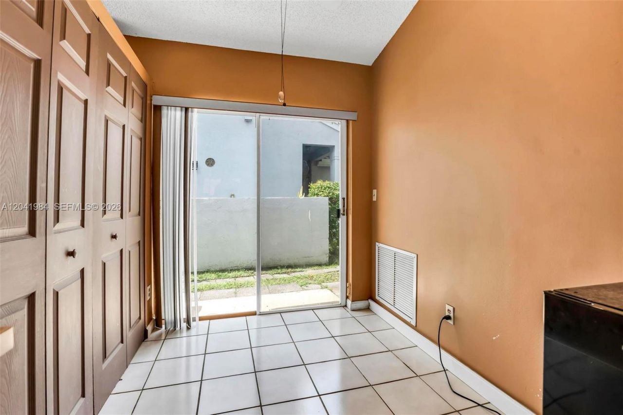 220 NW 207th Way , Pembroke Pines, FL 33029 Photo