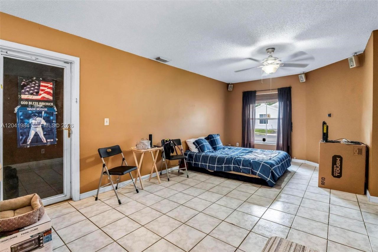 220 NW 207th Way , Pembroke Pines, FL 33029 Photo
